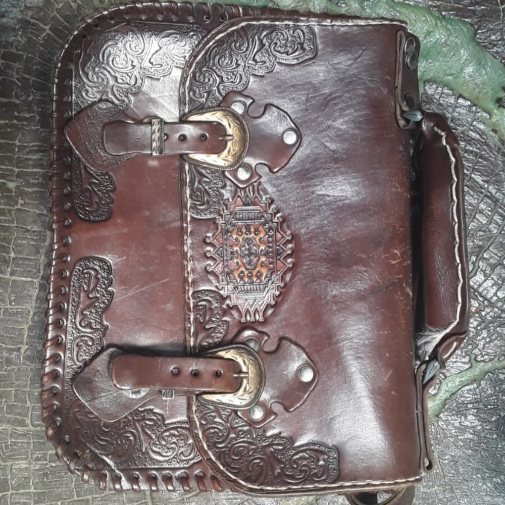 Vintage leather cross body satchel